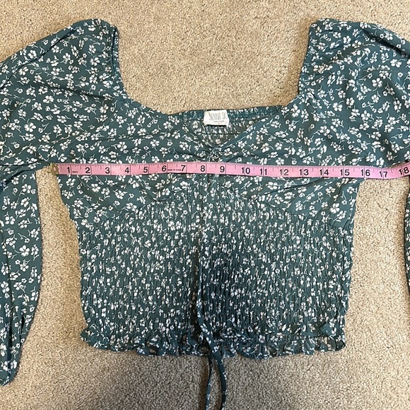 Sienna Sky smocked green floral bell sleeve blouse L - Picture 9 of 10